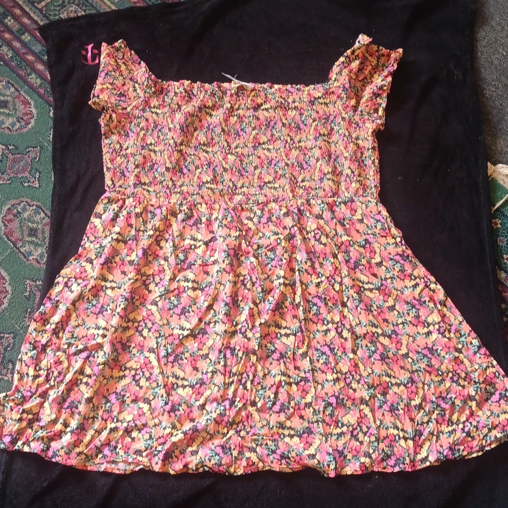 NWT Floral blouse